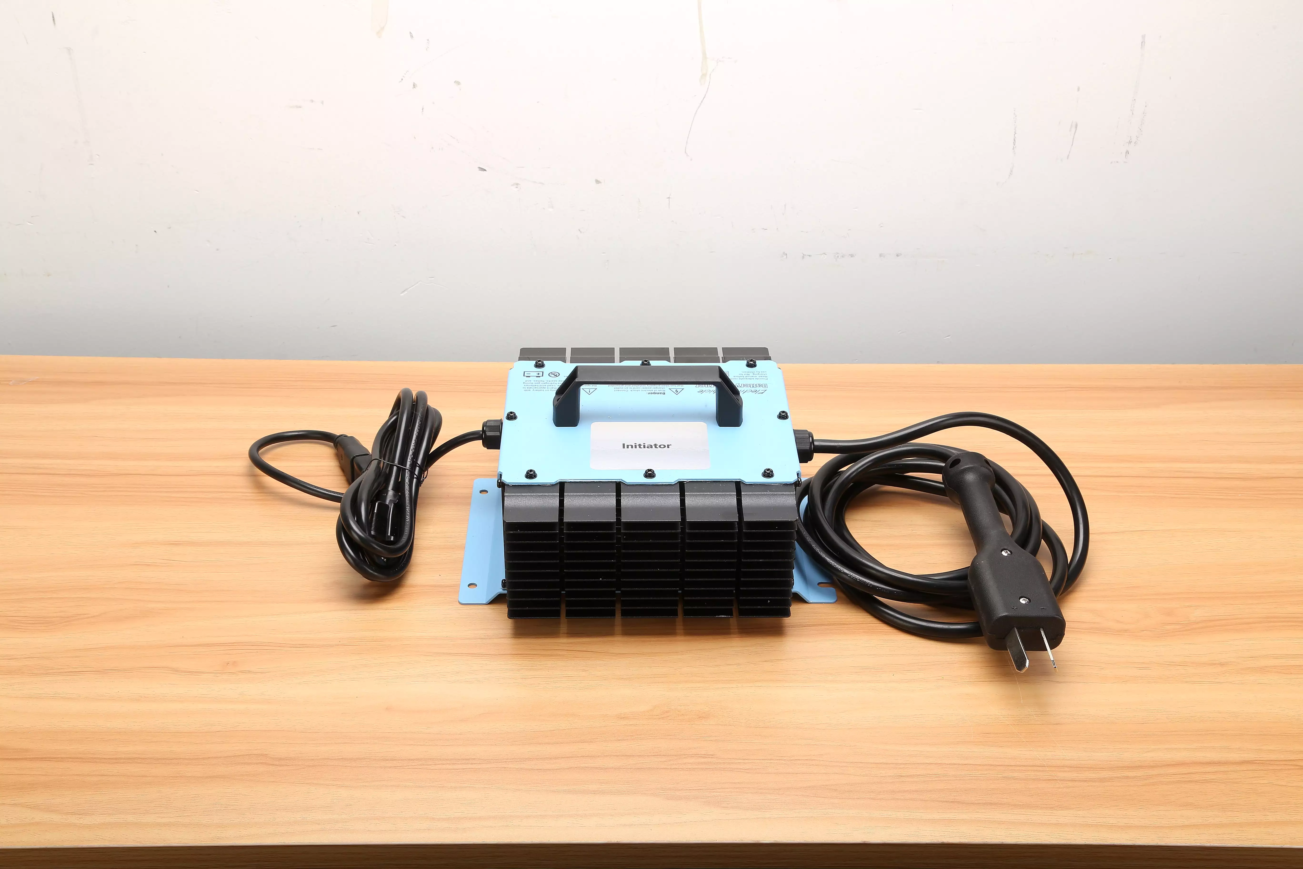 Universal Golf Cart Battery Charger Fast Charge and Multiple Safety Protection - Initiator